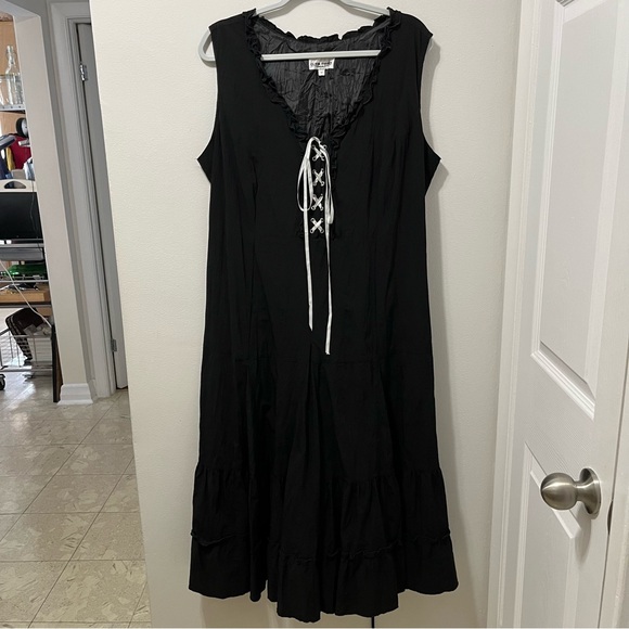 *GOTHIC LACE UP FRONT AND BACK MAXI DRESS BY CLAIRE FRANCE - Picture 11 of 17